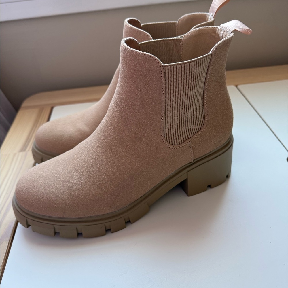 Tan Chelsea Boots - Picture 3 of 8